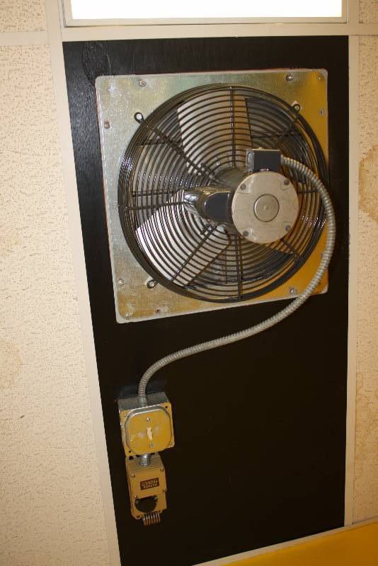 lot 45 image: Lot of (4) Commercial ExhaustIntake Fans Requires Tools For Removal Rooms 14, 16, 18, 20.