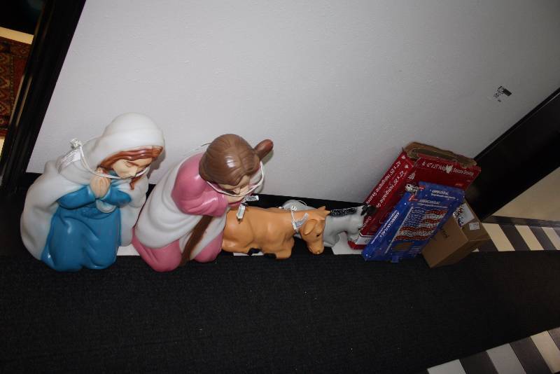 lot 68 image: Christmas Lot Including Praying Statues American Flag Light-UP Decoration Hoographic Seasons Greetings (2).
