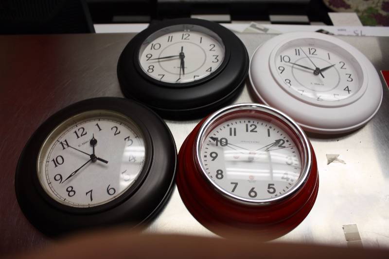 lot 60 image: Lot of (5) Wall Clocks Miscellaneous Styles.