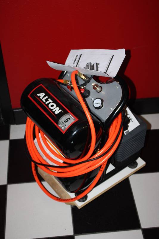 lot 46 image: Alton Air Compressor wCord Model No. AT01203-5 Peak HP 3.0 120V12A60Hz.