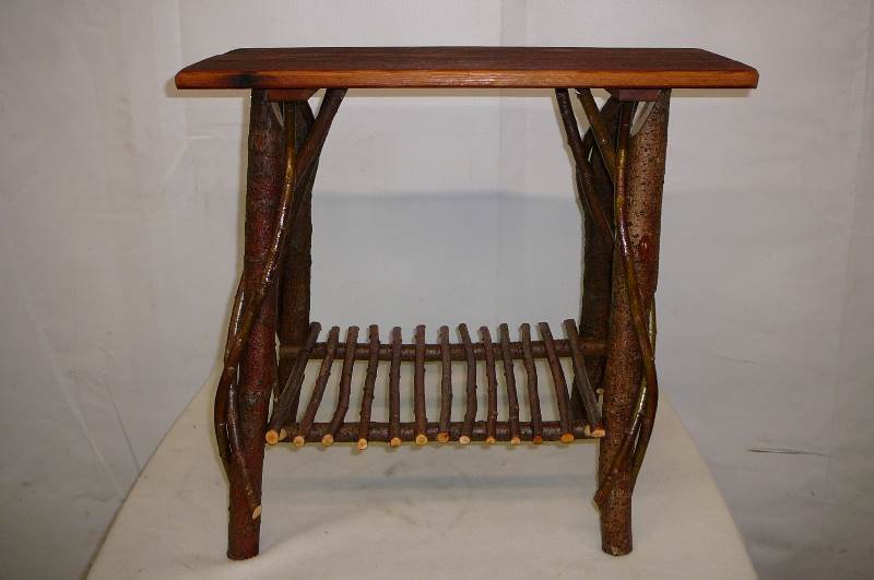 Hand Crafted Willow Stand 21 High X 22 12 Long  X 9 12 wide NEW