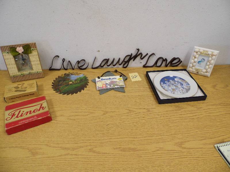 Dcor with Cribbage Board