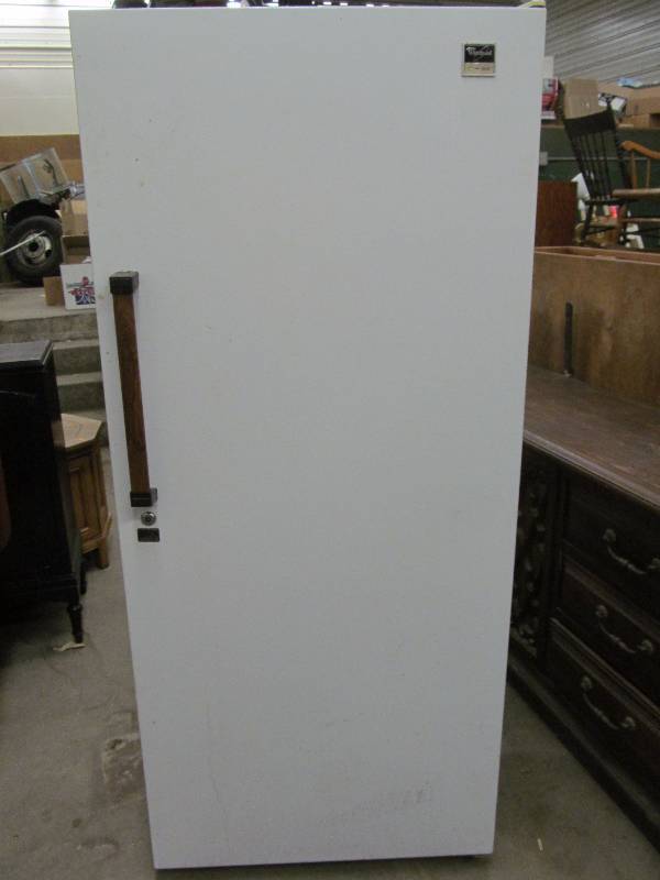 lot 6 image: Freezer