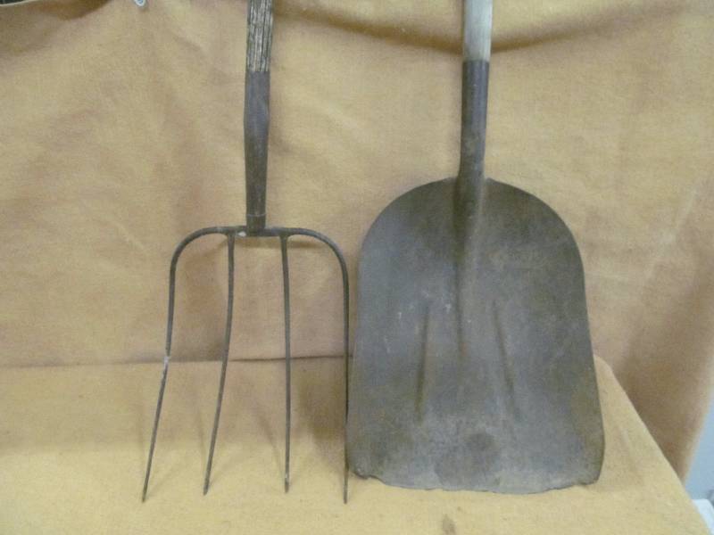 lot 19 image: Vintage Tools