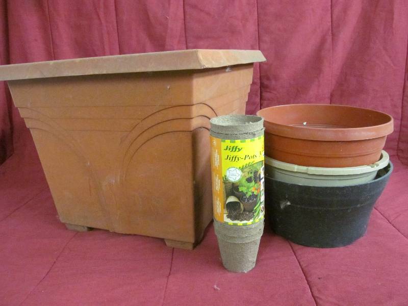 lot 44 image: Planters