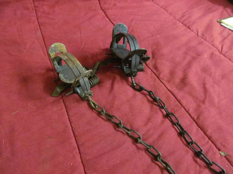 lot 52 image: Vintage traps