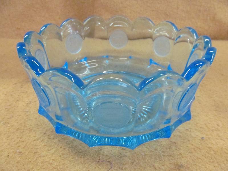 lot 111 image: Candy dish