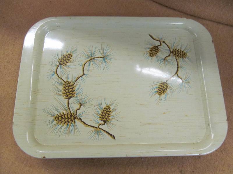 lot 126 image: Vintage Trays