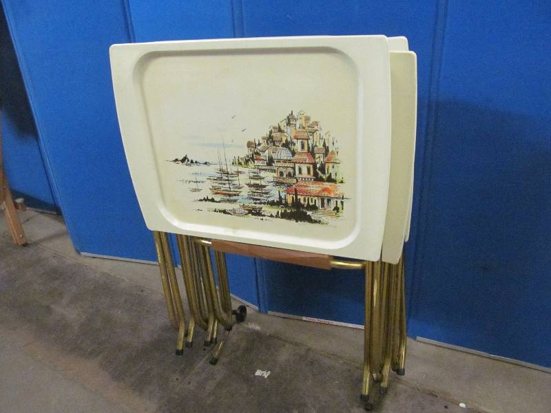 lot 130 image: Vintage Trays