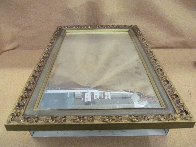 lot 133 image: Vintage medicine cabinet