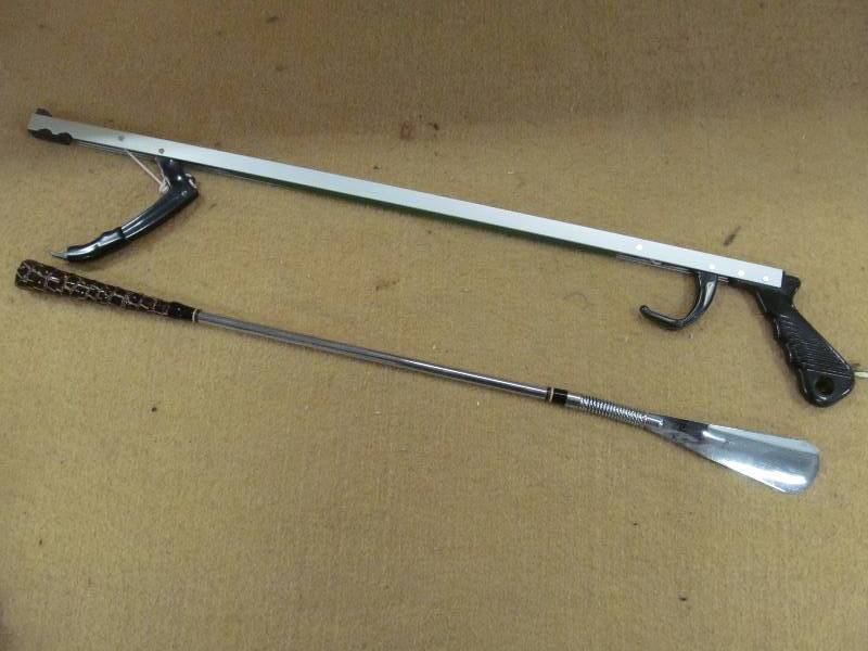 lot 149 image: Shoe Horn