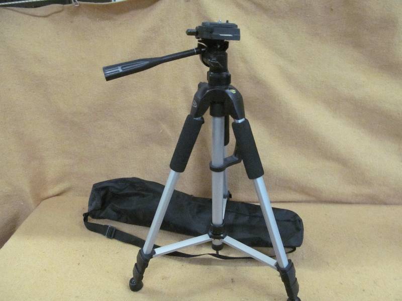 lot 160 image: Tripod