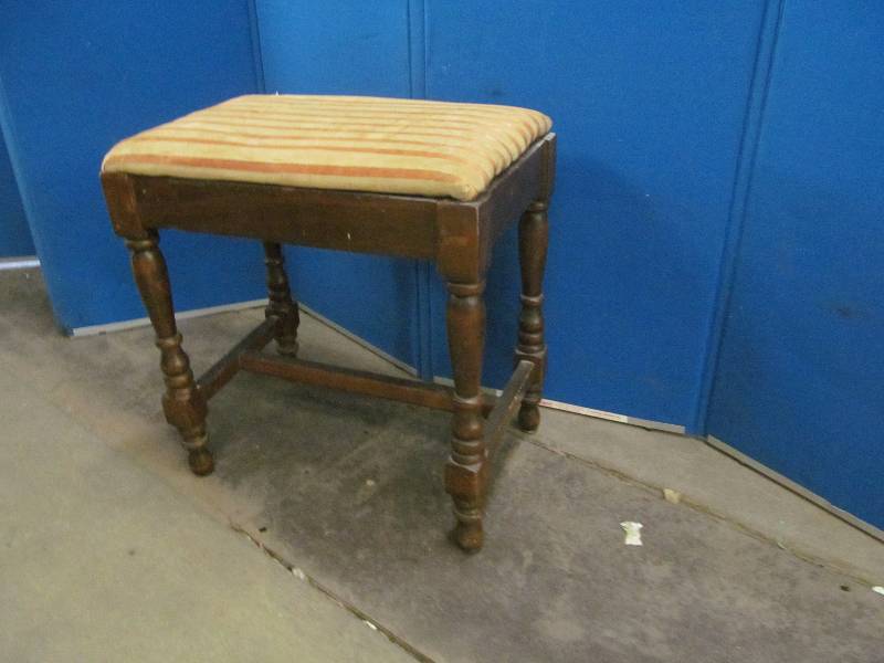 lot 175 image: Piano Bench