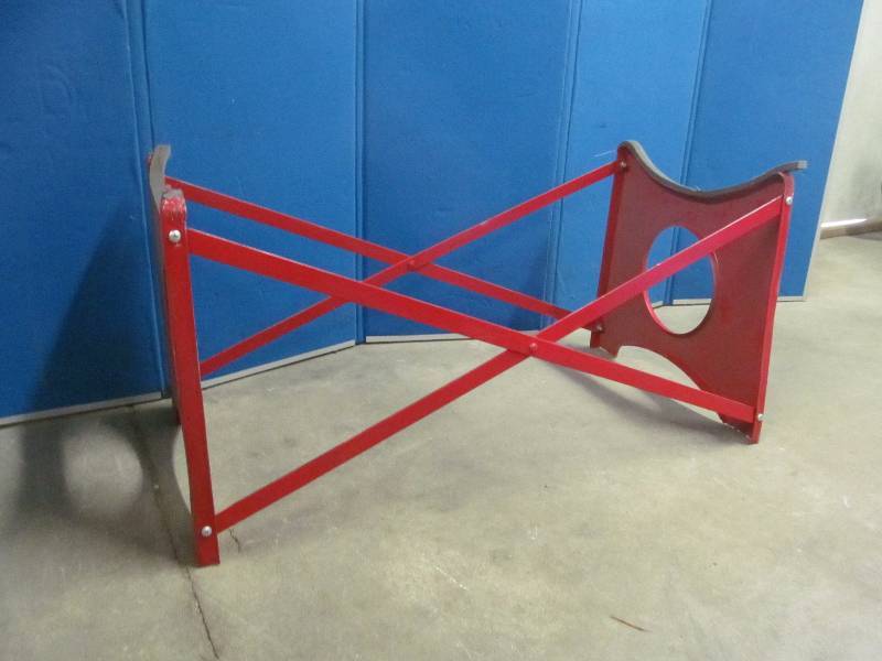 lot 184 image: Barrel Rest