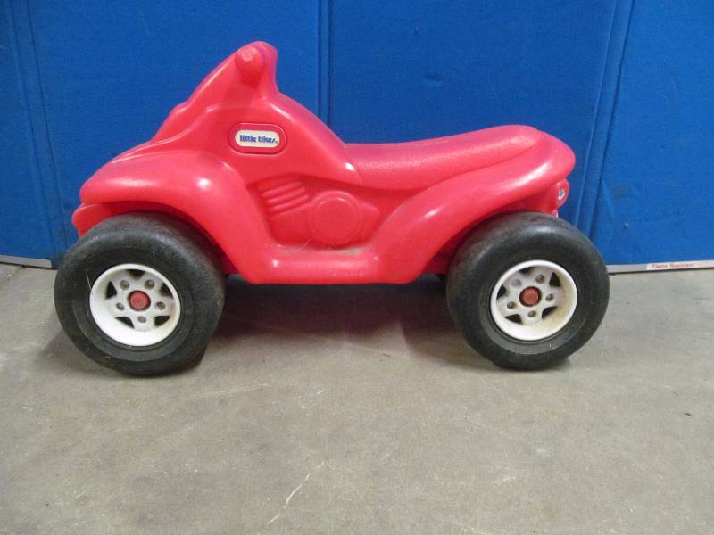 lot 193 image: Riding Toy