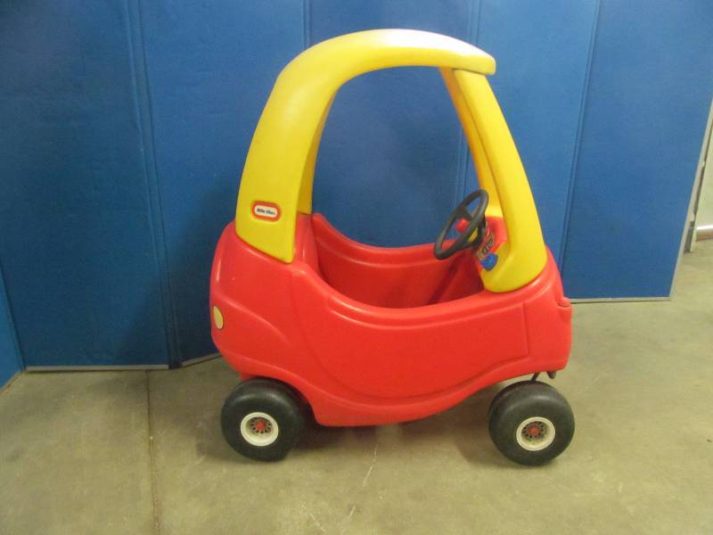 lot 195 image: Little Tikes