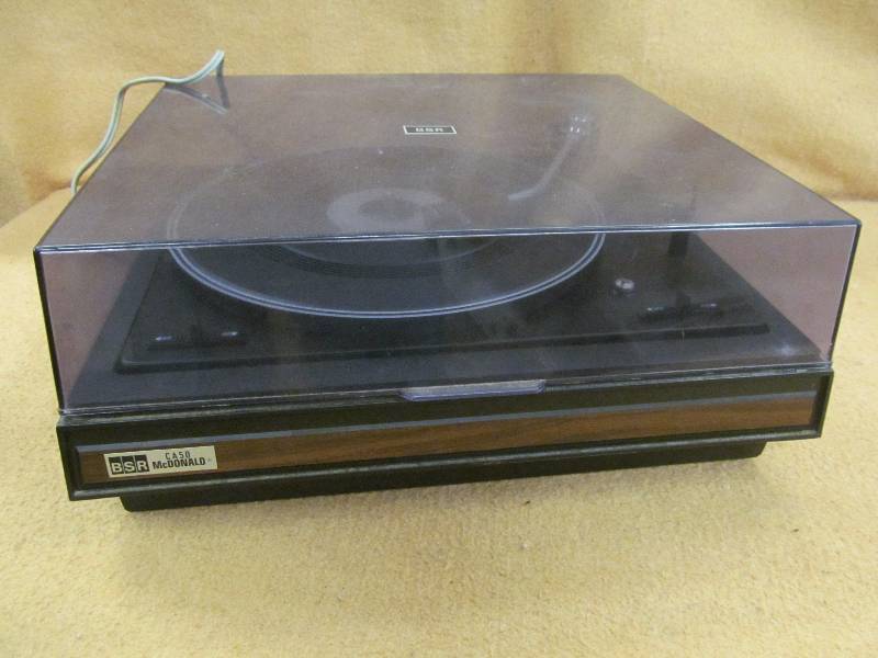 lot 198 image: Turn Table