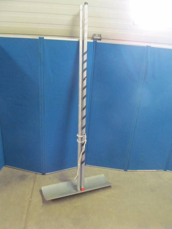 lot 203 image: Roof Rake