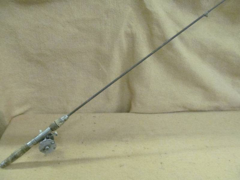 lot 217 image: Vintage Fishing Rod