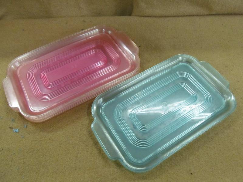lot 239 image: Vintage Serving Trays