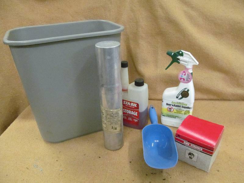 lot 267 image: Trash can