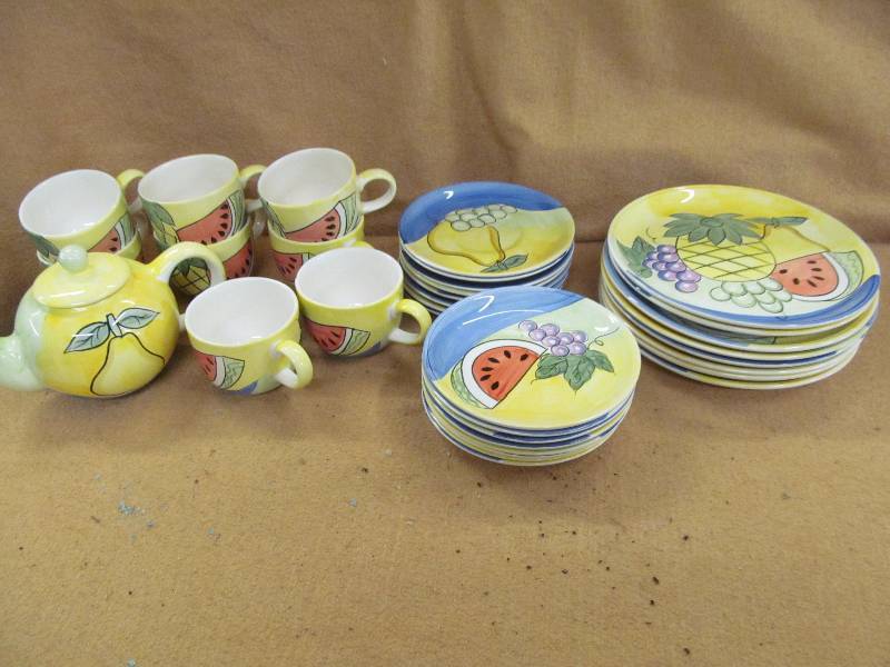 lot 275 image: Dish set