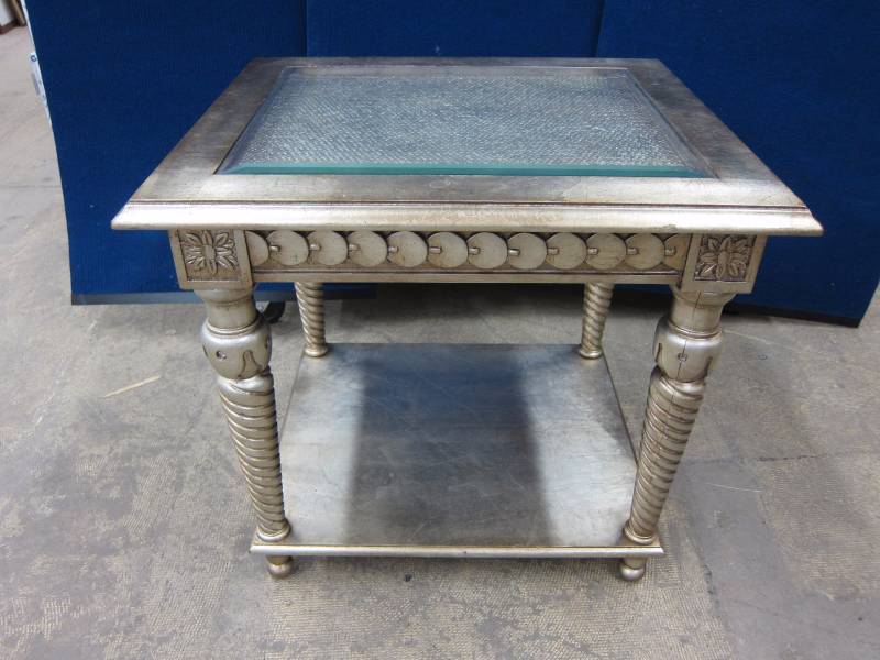 lot 3 image: Square Coffee Table