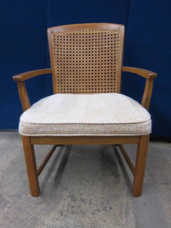 lot 13 image: Cushioned Arm Chair