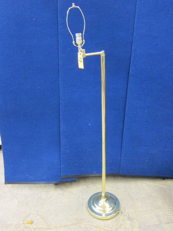 lot 17 image: Floor Lamp