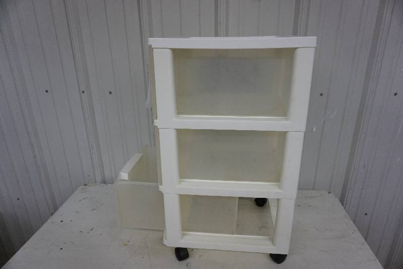 lot 68 image: Wheeled 3 Drawer Plastic Storage Cabinet