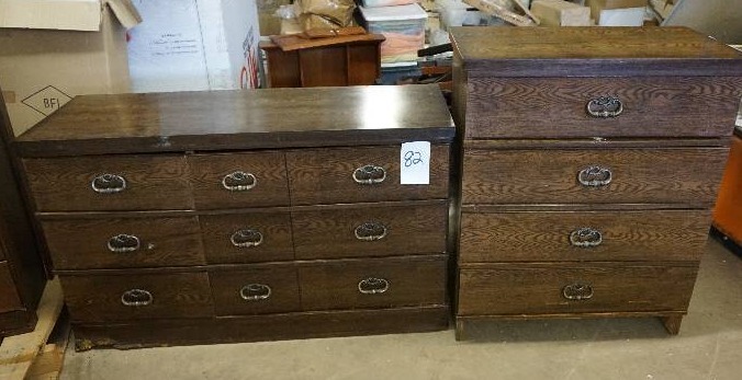 lot 82 image: 3 PC Bedroom Set