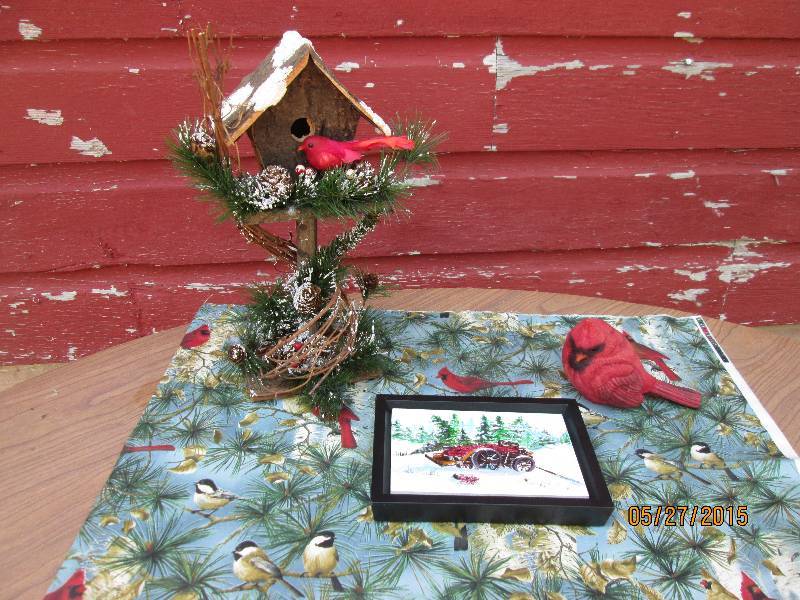 lot 40 image: Small lot of bird items for fall an...