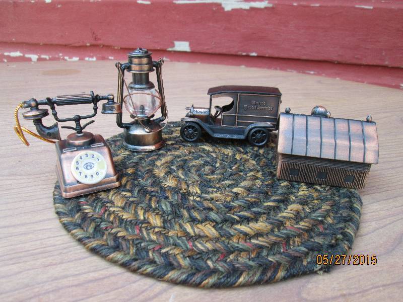 lot 45 image: Very cute set of copper look miniat...