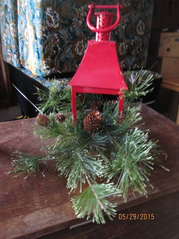 lot 73 image: Very nice red lantern with frosted ...