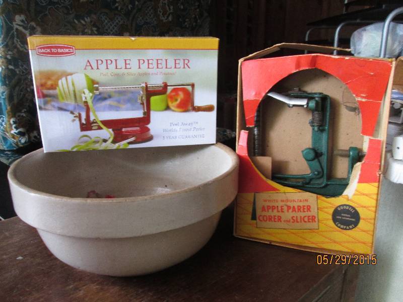 lot 91 image: Vintage Goodell apple parer, corer,...