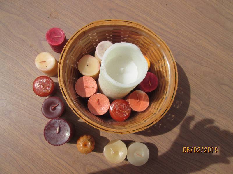 lot 97 image: Nice basket of various scented new ...