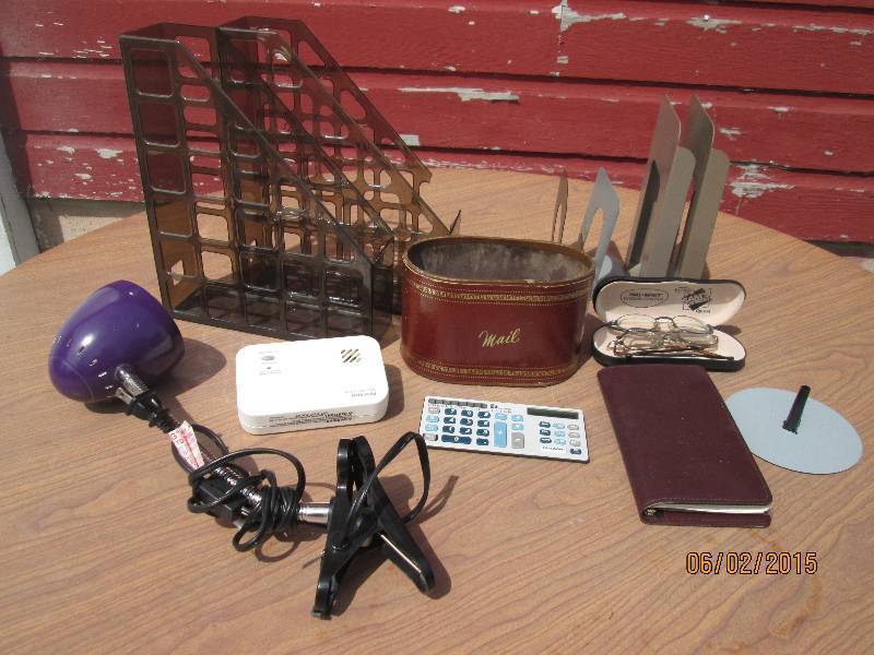 lot 99 image: Small lot of miscellaneous office i...