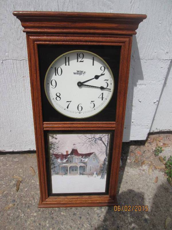 lot 101 image: Very nice wooden wall clock with a ...