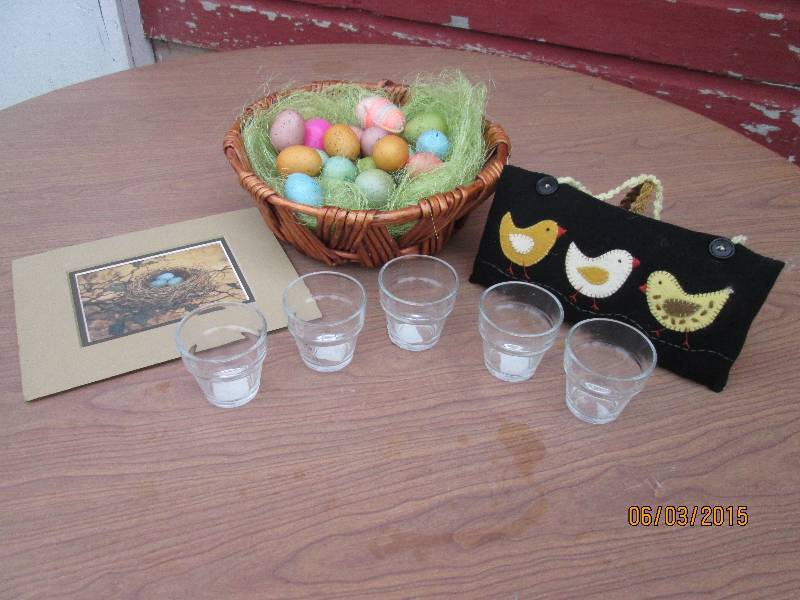 lot 143 image: Small lot of miscellaneous Easter d...