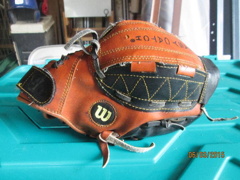 Wilson Easy Catch childrens basebal...
