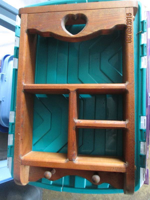 Country theme wooden shelf...