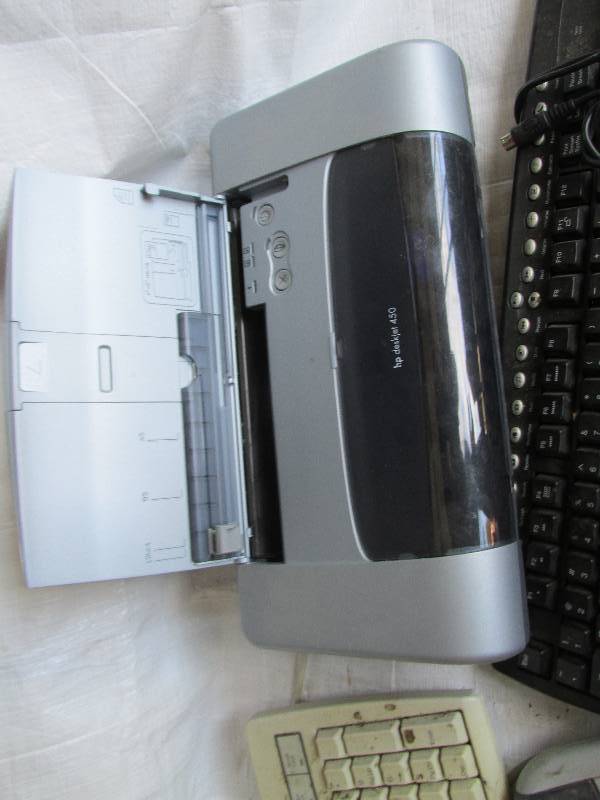 Lot of USB and pin plug keyboards a...