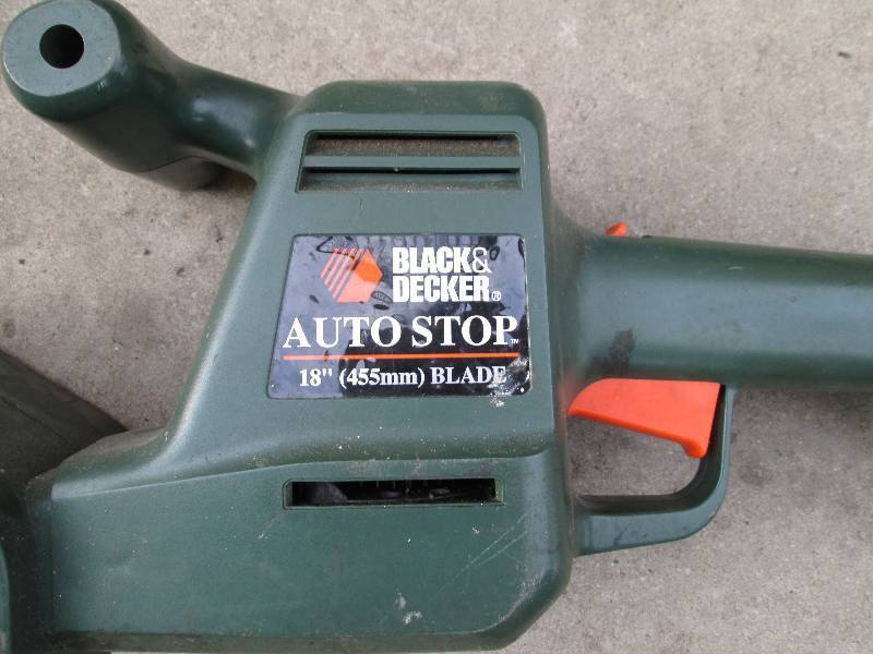 Black & Decker electric hedge trimm...