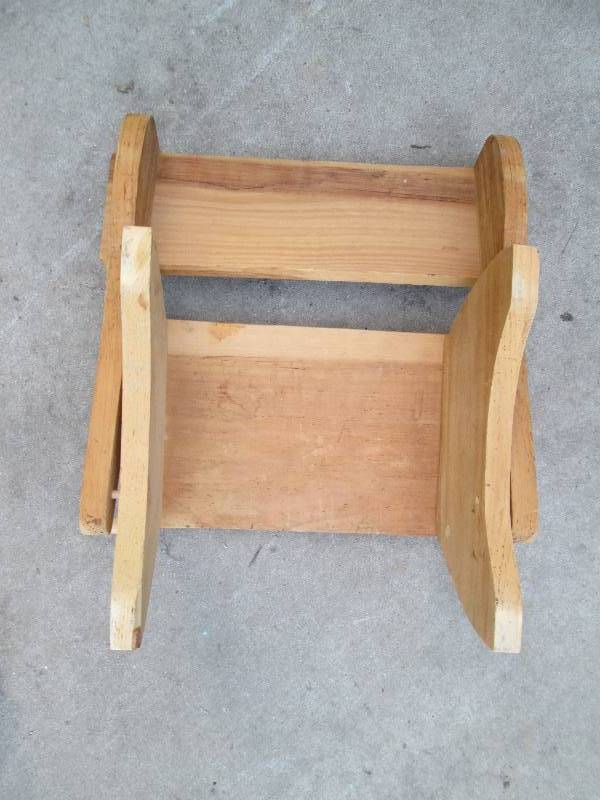 Doll size folding chair made of sol...