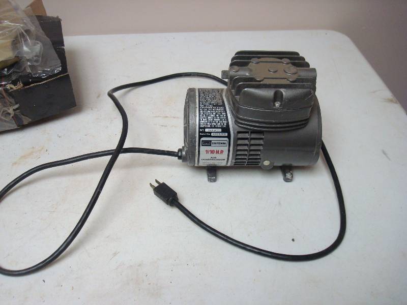 lot 13 image: Craftman Air Pump, Works, No Hose