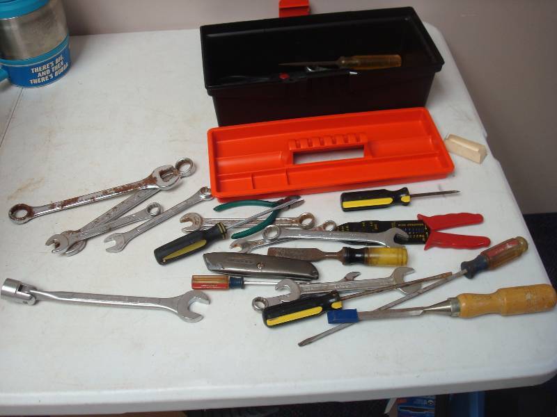 lot 15 image: Lot Of Tools In Tool Box