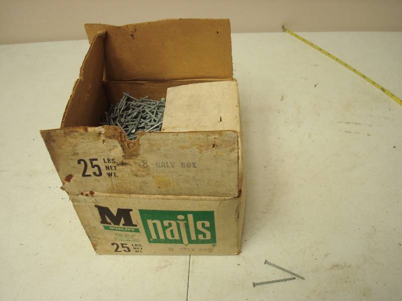 lot 33 image: Lot Of 2.75 Inch Nails