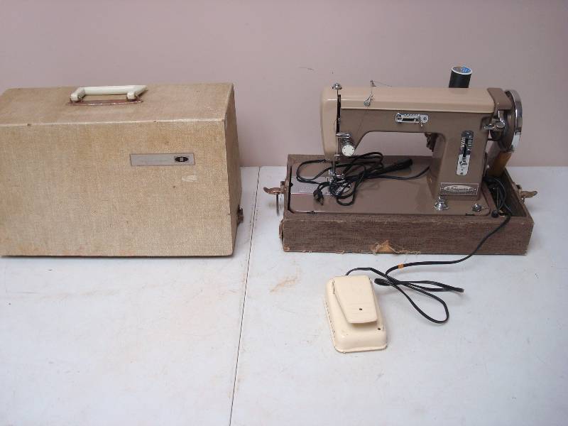 lot 48 image: Vintage Signature Sewing Machine, Untested