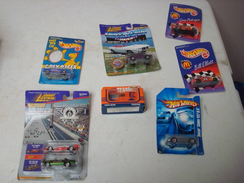 lot 53 image: Lot Of New Mixed Cars, Some Hotwheels