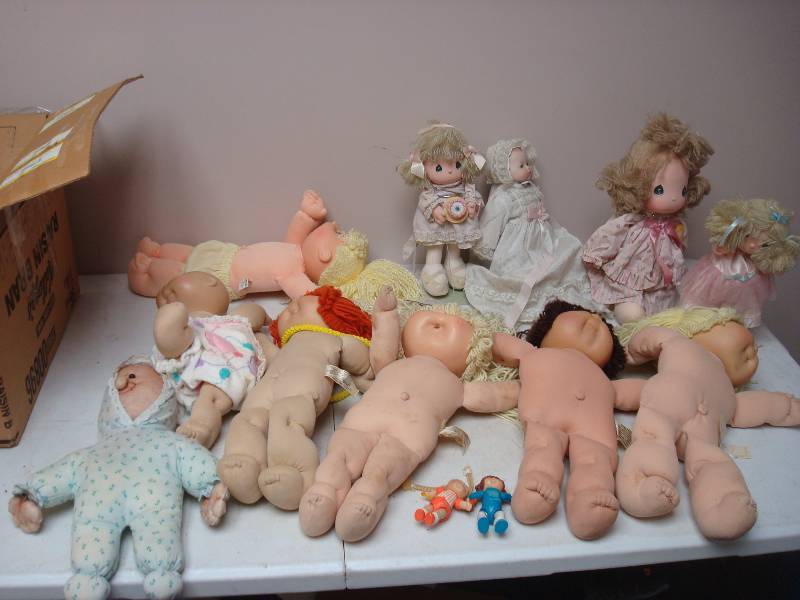 lot 66 image: Lot Of Vintage Cabbage Patch Kids Dolls, Show Wear